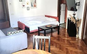 Chill & Relax - 3Bdr Cozy & Roomy -Near Old Town